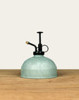 Pulvérisateur pour plantes en zinc