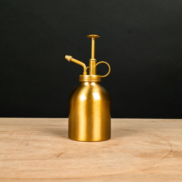 Pulvérisateur en aluminium doré